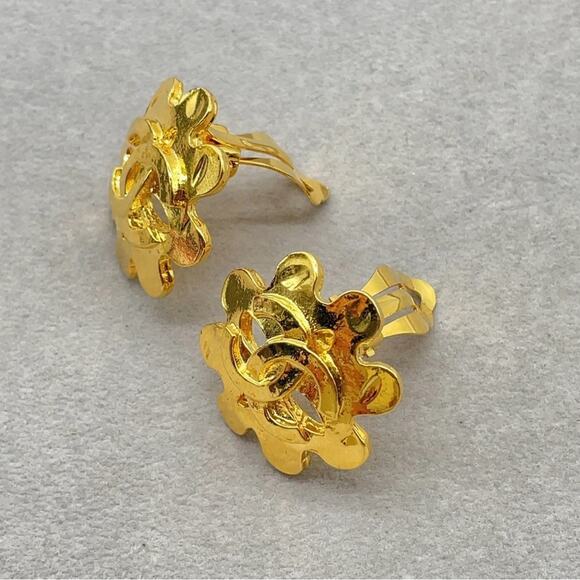 CHANEL Coco Mark CC Flower Motif GP 94P Earrings W/Box - Picture 5 of 11